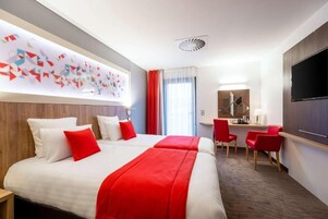 Basic Twin Room | Premium bedding, in-room safe, desk, soundproofing