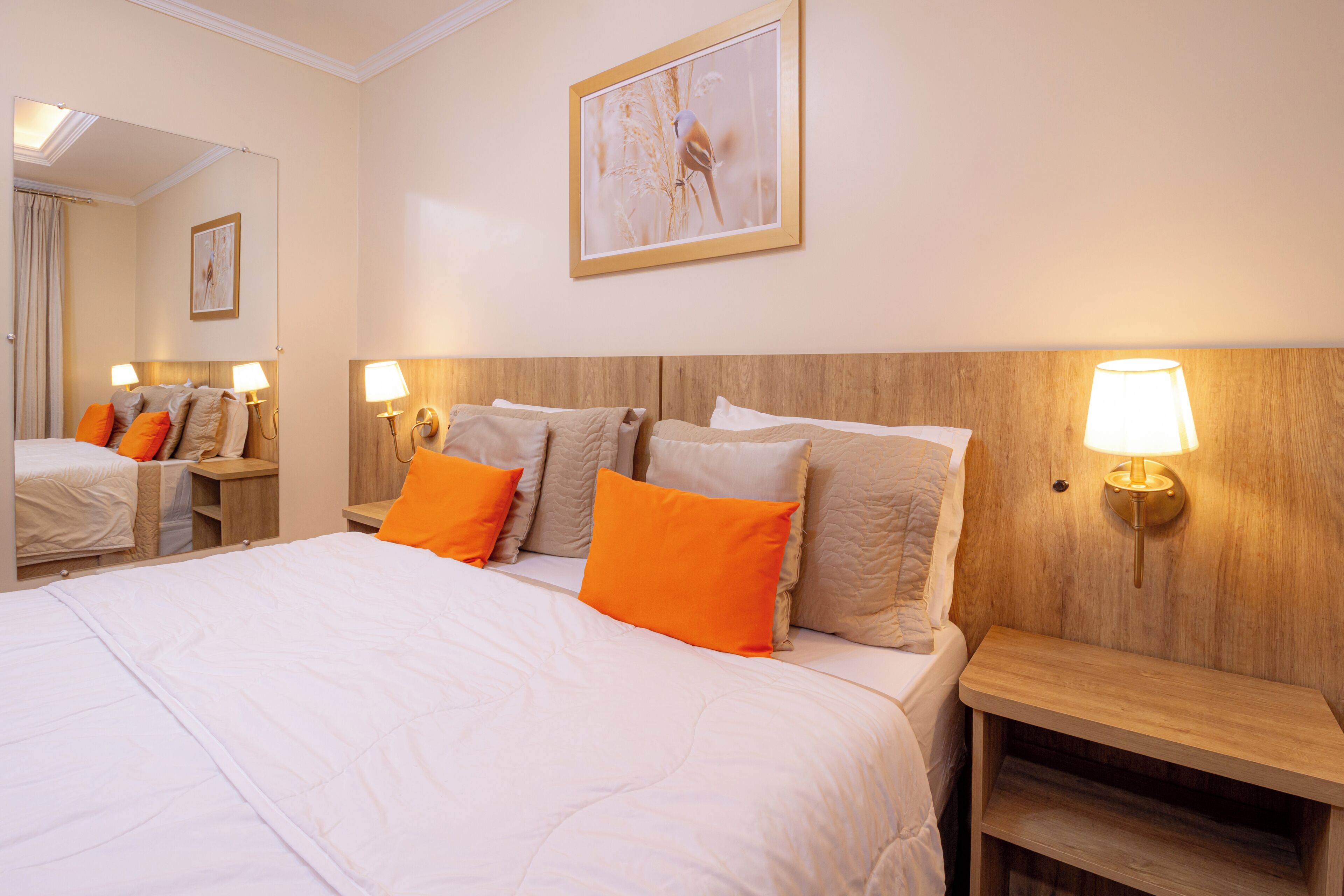 Basic Double Room, Private Bathroom (Apartamento 04) | Premium bedding, desk, blackout curtains, rollaway beds