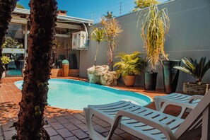 Outdoor pool - Pousada Nanai (Foz do Iguaçu)