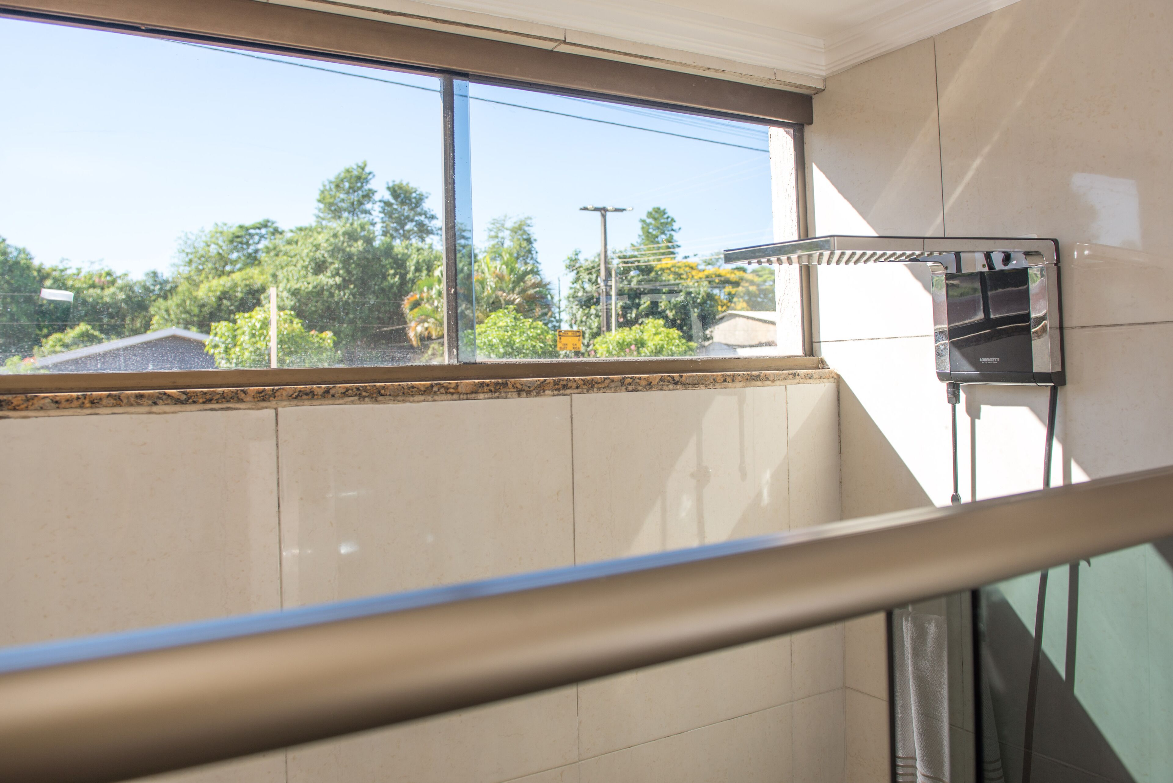 Habitación triple, baño privado (Apartamento 3) | Regadera en el baño