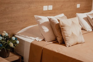 Luxury Suite, Ensuite (Suite Externa 04 ) | Premium bedding, desk, blackout drapes, rollaway beds - Pousada Nanai (Foz do Iguaçu)