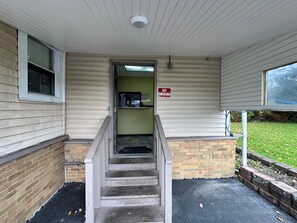 Lobby - Westgate Manor Motel Austintown-Younstown, Ohio (Austintown)