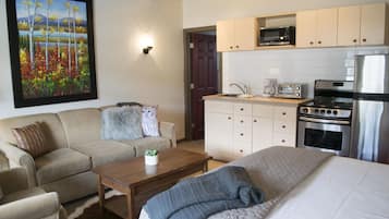 Phòng Suite truyền thống, 2 giường cỡ queen, quang cảnh núi | Bếp riêng | Tủ lạnh, lò vi sóng