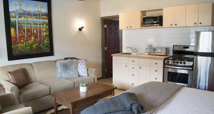 Yamnuska Suites