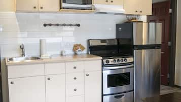 Premium Suite, 2 Bedrooms, Mountain View | Private kitchen | Fridge, microwave
