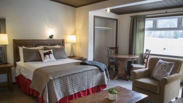 Traditional Suite, 2 Queen Beds, Mountain View | Bed sheets