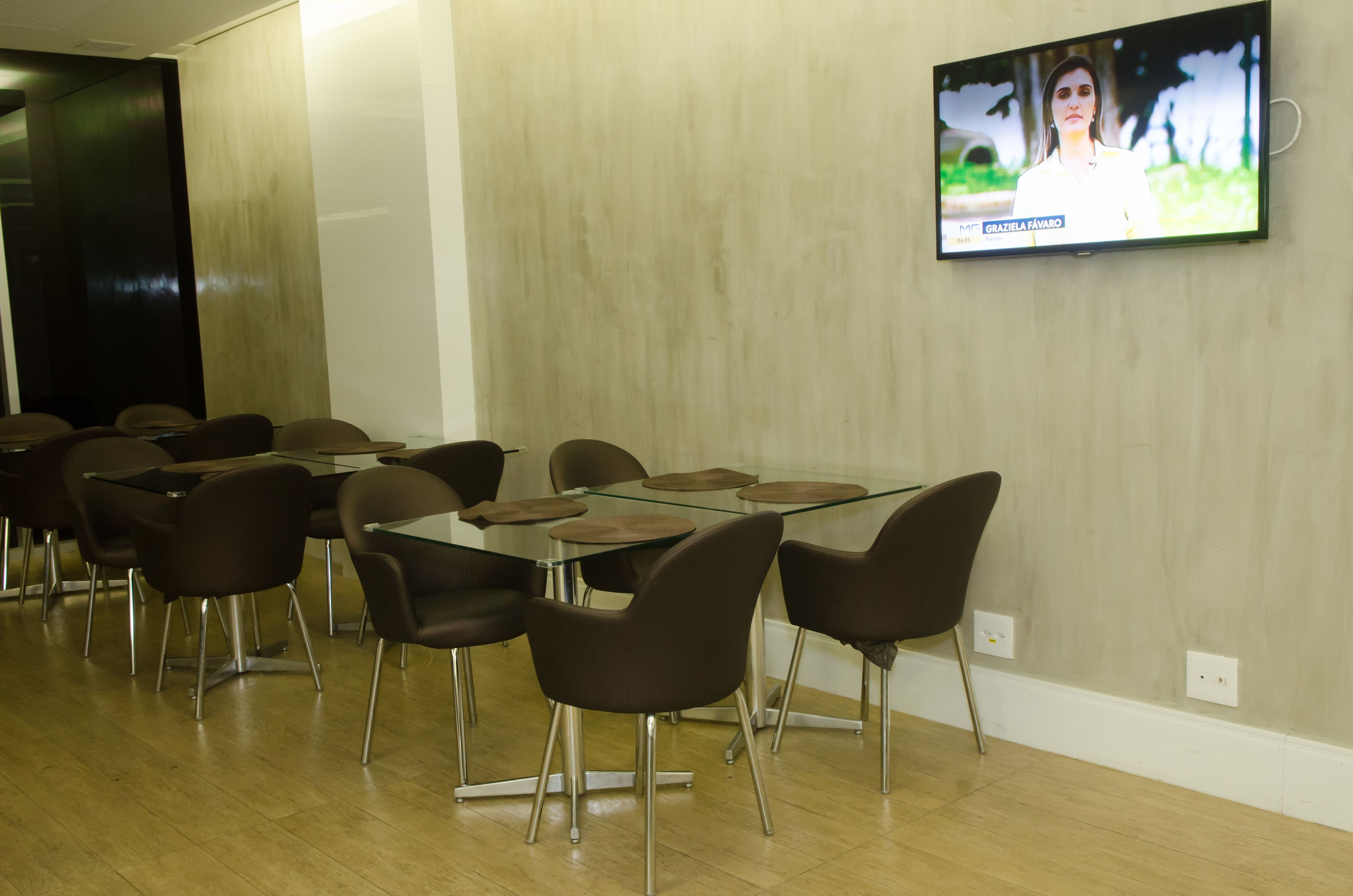 daily continental breakfast (brl 43 per person)