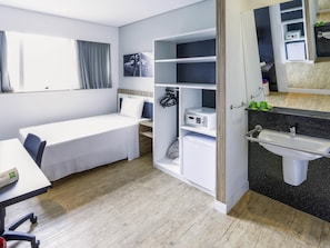 Apartment, 2 Single Beds, Accessible (adapted w/ widow bed)