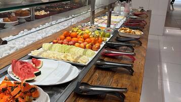 Daily continental breakfast (BRL 43 per person)