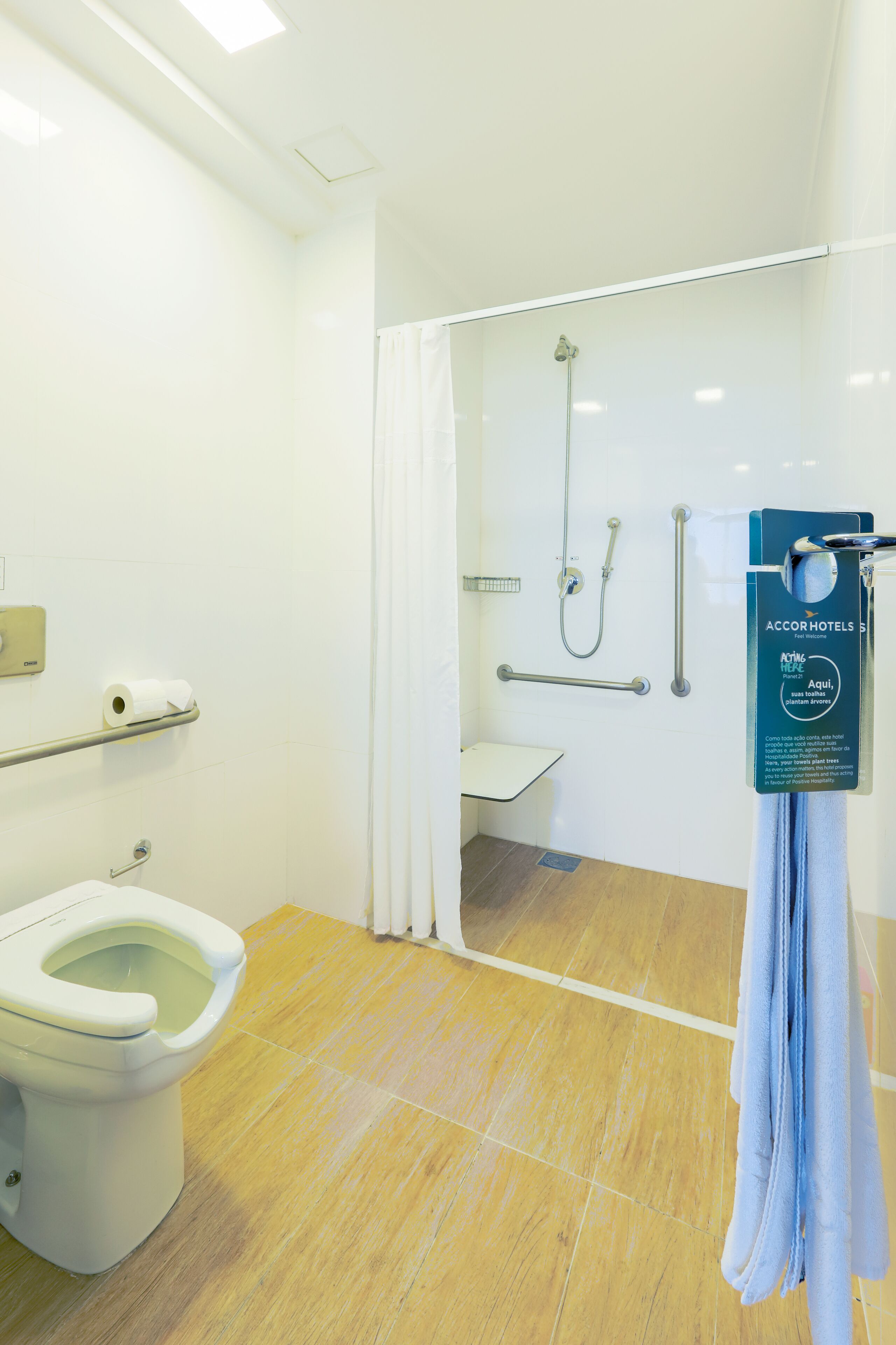 apartment, 2 single beds, accessible (adapted w/ widow bed) | bathroom | shower, free toiletries, hair dryer, towels