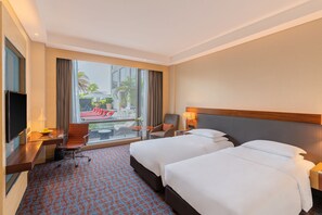 1 bedroom, Egyptian cotton sheets, premium bedding, down duvets