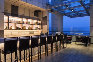 Bar (on property) - Hyatt Regency Lucknow (Lucknow)