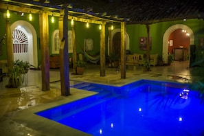 Outdoor pool - El Caite - Hostel (Granada)