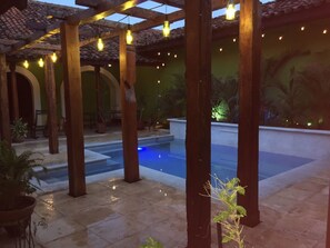 Outdoor pool - El Caite - Hostel (Granada)