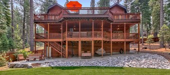 4000 Sq Ft Luxury Home: Family and Pet-friendly, Enormous Game Room, EV Charger