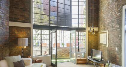 No load shedding! 5 Star loft - private patio - Wi-Fi 40Mbps - Pool