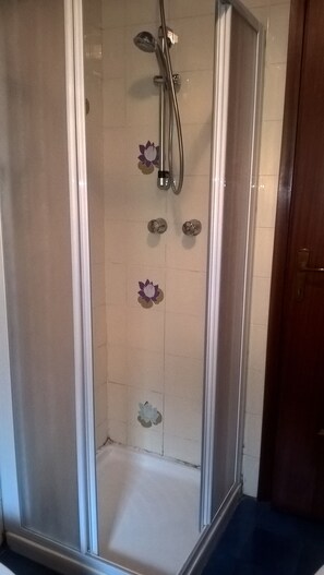 Free toiletries, hair dryer, bathrobes, towels
