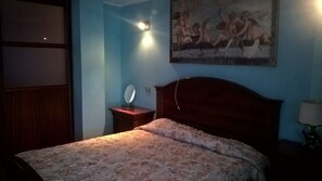 1 Schlafzimmer, Schreibtisch, Bügeleisen/Bügelbrett, WLAN