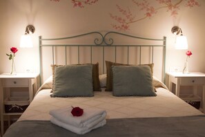 1 chambre, bureau, fer et planche à repasser, Wi-Fi gratuit