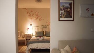 1 bedroom, desk, iron/ironing board, free WiFi
