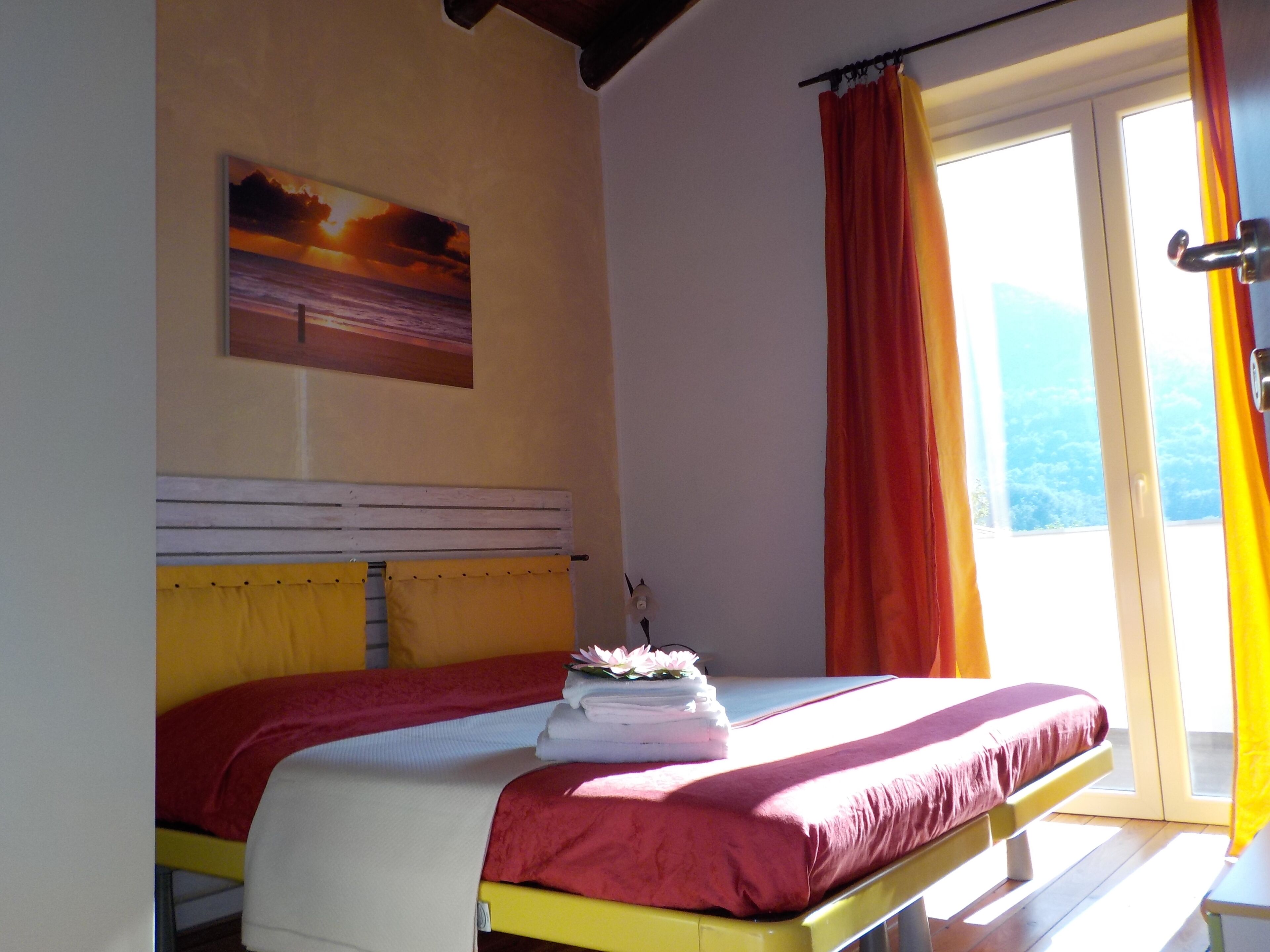 2 Schlafzimmer, Schreibtisch, Bügeleisen/Bügelbrett, Reisekinderbett