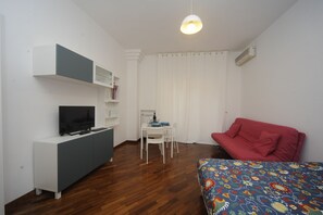 1 camera, ferro/asse da stiro, Wi-Fi (a pagamento), lenzuola