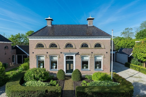 Attractive house with two bedrooms, 2 bathrooms and living area