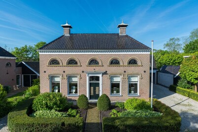 Attractive house with two bedrooms, 2 bathrooms and living area