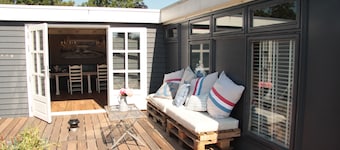 Attractive house with two bedrooms, 2 bathrooms and living area