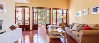 Piso amplio y luminoso con gran terraza junto a la playa de S/C de la Palma 5 p.