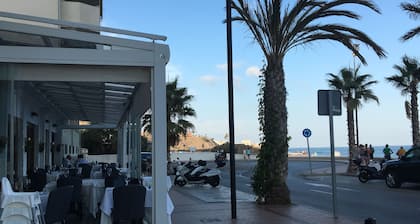 Beautiful Flat in Fuengirola with terrace sea view and 2 minutes from the beach