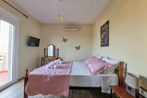 2 habitaciones, caja de seguridad en la habitación y escritorio 