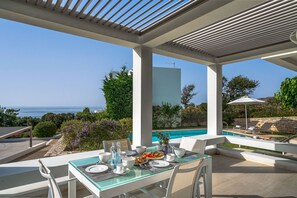 Outdoor dining - Villa Giasemi, relax & dream in luxury, seaview & private pool, near beach  (Rethymno)
