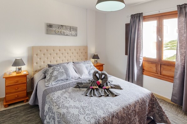 3 dormitorios, tabla de planchar con plancha, wifi gratis y ropa de cama