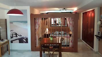 2 slaapkamers, een strijkplank/strijkijzer, wifi, beddengoed