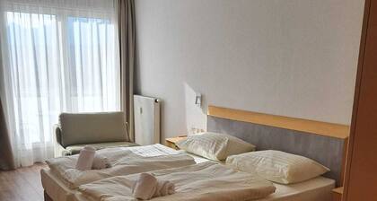 Warmbad Autriche tranquillité entourée de verdure