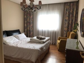 4 chambres, bureau, fer et planche à repasser, Wi-Fi gratuit