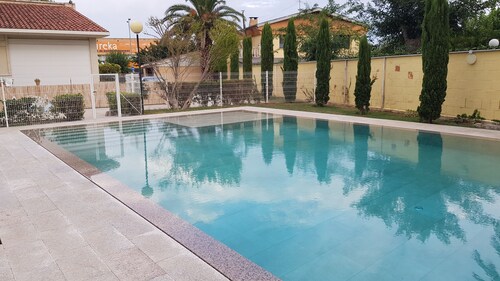 House with large garden and very quiet 