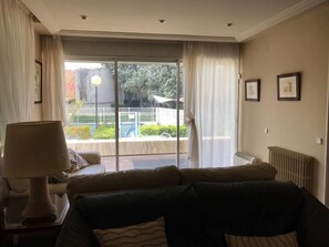 Smart TV, mesa de pingue-pongue