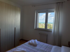 2 bedrooms, desk, iron/ironing board, free WiFi - Great apartment location in Bari-Palese (Bari-Palese)