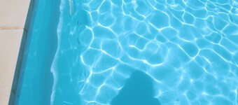 AN ALTERNATIVE ON GAUDIR D'UN ESPAI COMÚ FAMILIAR FOLLOWS LA SEVA FINALITAT