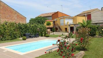 Piscina a l'aire lliure