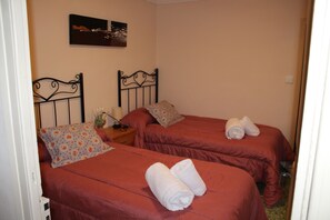 3 Schlafzimmer, Bügeleisen/Bügelbrett, Reisekinderbett, kostenloses WLAN