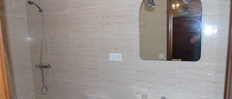 Chambre Double (5) | Salle de bain