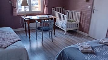 1 Schlafzimmer, Bügeleisen/Bügelbrett, Reisekinderbett, kostenloses WLAN
