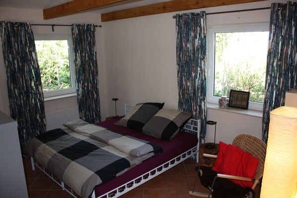 Fer et planche à repasser, Wi-Fi gratuit, draps fournis