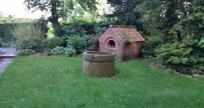 Ferienwohnung Morgensonne im Landsitz mit großartigem Garten