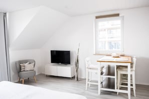 1 bedroom, iron/ironing board, free WiFi, bed sheets - Get up with SEEBLICK style apartments mountain and lake view and terrace in Lindau (Lindau (Bodensee))