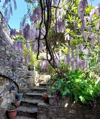 Artist's Paradise in Provence! - Views, Peace, Village Centre