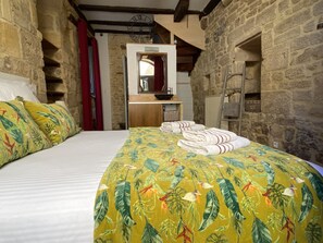 3 bedrooms, iron/ironing board, travel crib, free WiFi